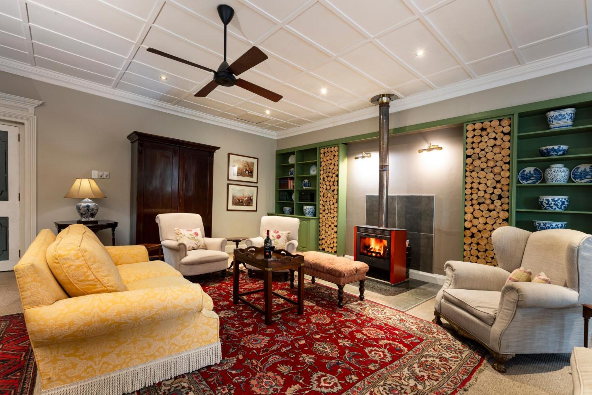 Queen'S Hotel By Bon Hotels Oudtshoorn Exterior photo